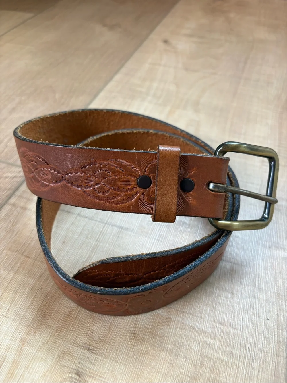 Chambers Hand Finished Leather Floral Embossed Belt. Size 34